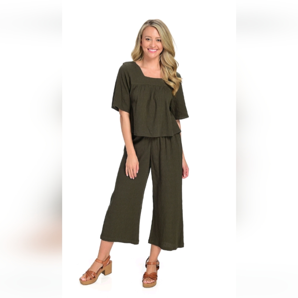 Kate & Mallory 2 piece set. Olive Green 1X.